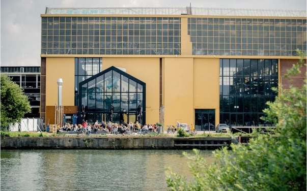 Nieuwe ontmoetingsplekken in het Werkspoorkwartier – foto Floris Heuer